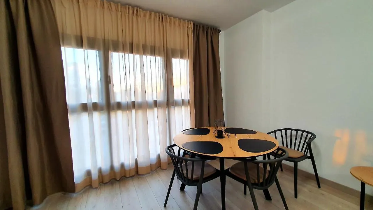 Apartment Blueskyesteponagardens